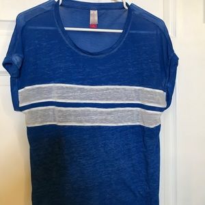 T-shirt / no boundaries